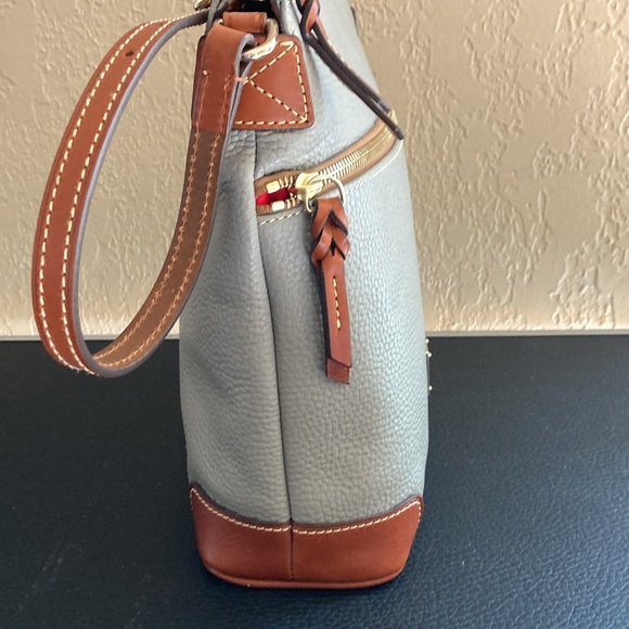 Dooney&Bourke Grey shoulder/crossbody bag. Never carried. - Picture 3 of 5